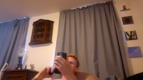 Snapshot of u2232739082 chatting on June 29, 10:15 am u2232739082 online show from June 29, 10:15 am