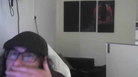 Snapshot of ucloudd chatting on March 2, 7:32 am ucloudd online show from March 2, 7:32 am