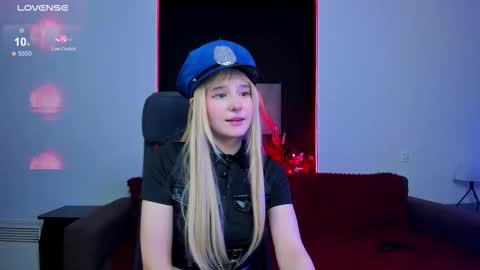 Snapshot of uco_mon chatting on September 27, 3:00 am Uco online show from September 27, 3:00 am