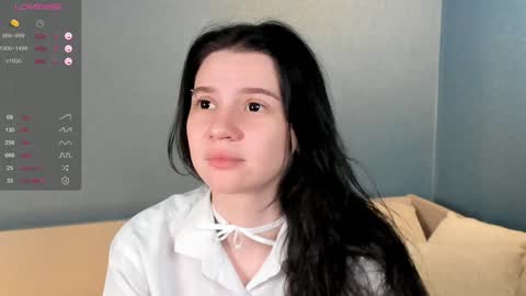 Lili online show from February 6, 8:45 pm