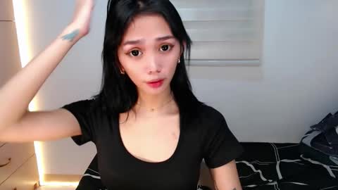 Snapshot of ughliah chatting on September 21, 12:01 am urbbgirl alliah online show from September 21, 12:01 am