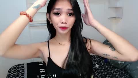 Snapshot of ughliah chatting on October 14, 7:25 pm urbbgirl alliah online show from October 14, 7:25 pm