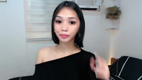 Snapshot of ughliah chatting on October 20, 2:01 am urbbgirl alliah online show from October 20, 2:01 am