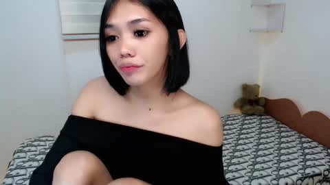 Snapshot of ughliah chatting on October 25, 12:13 pm urbbgirl alliah online show from October 25, 12:13 pm