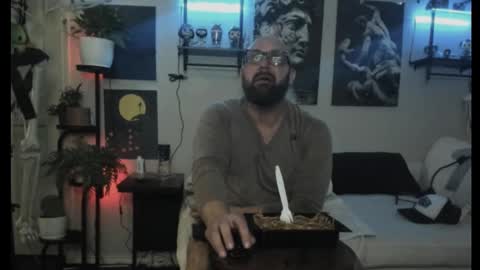 Snapshot of ugly_viking chatting on December 4, 5:27 am Ugly Viking online show from December 4, 5:27 am