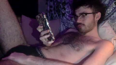 Snapshot of uhhstephen chatting on November 23, 12:32 am uhhstephen online show from November 23, 12:32 am