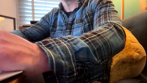 Snapshot of ukclive chatting on February 3, 8:35 am ukclive online show from February 3, 8:35 am