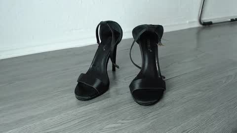 Snapshot of ukk_bit chatting on December 30, 6:42 am Megan online show from December 30, 6:42 am