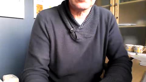 Snapshot of ukshowall chatting on February 27, 11:54 am mark online show from February 27, 11:54 am