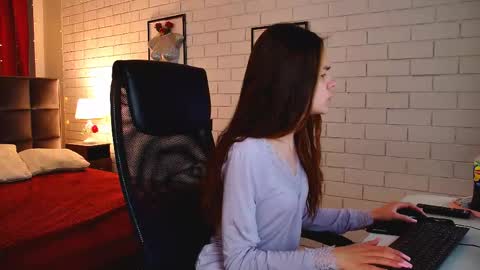 Ulia online show from April 17, 5:10 am