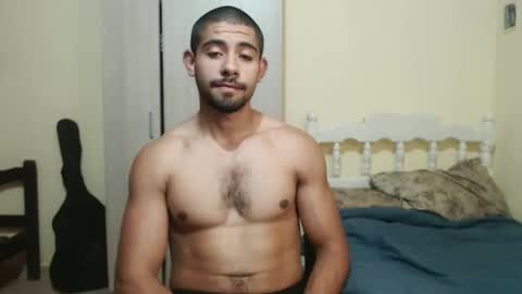 Snapshot of uliseshot450305 chatting on February 6, 3:52 pm Ulises Gomez online show from February 6, 3:52 pm