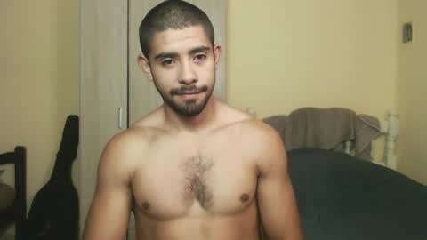 Snapshot of uliseshot450305 chatting on February 10, 2:59 pm Ulises Gomez online show from February 10, 2:59 pm