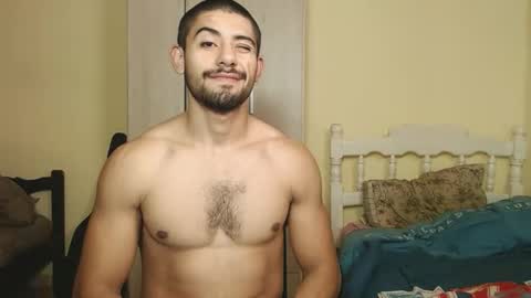 Snapshot of uliseshot450305 chatting on February 12, 12:58 am Ulises Gomez online show from February 12, 12:58 am