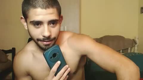 Snapshot of uliseshot450305 chatting on February 13, 12:13 am Ulises Gomez online show from February 13, 12:13 am