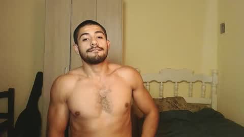 Snapshot of uliseshot450305 chatting on February 17, 2:42 am Ulises Gomez online show from February 17, 2:42 am