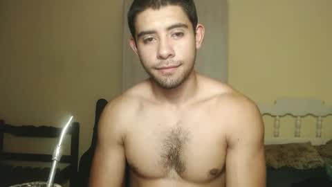 Snapshot of uliseshot450305 chatting on March 1, 4:33 pm Ulises Gomez online show from March 1, 4:33 pm