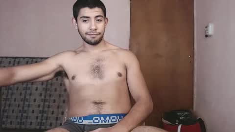 Snapshot of uliseshot450305 chatting on March 9, 4:33 pm Ulises Gomez online show from March 9, 4:33 pm