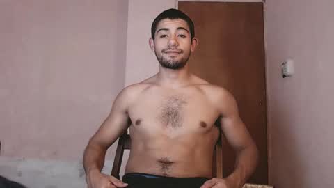 Snapshot of uliseshot450305 chatting on March 11, 3:12 pm Ulises Gomez online show from March 11, 3:12 pm