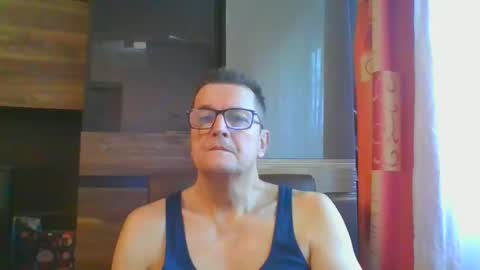 Snapshot of ulmeni4 chatting on December 16, 8:20 am ulmeni4 online show from December 16, 8:20 am