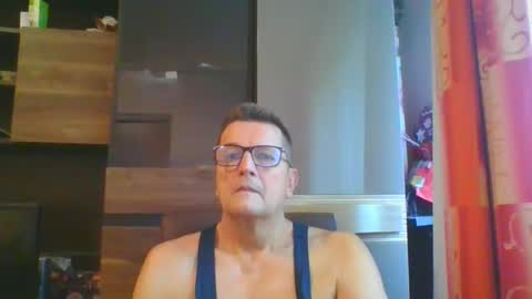 Snapshot of ulmeni4 chatting on December 17, 7:40 am ulmeni4 online show from December 17, 7:40 am