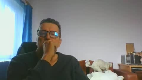 Snapshot of ulmeni4 chatting on December 21, 11:55 am ulmeni4 online show from December 21, 11:55 am