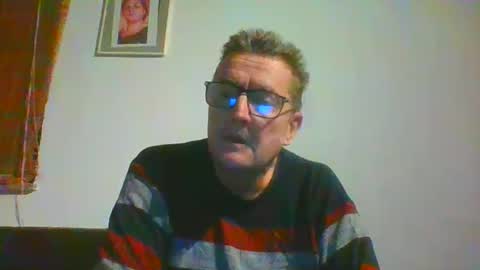 Snapshot of ulmeni4 chatting on January 1, 4:18 pm ulmeni4 online show from January 1, 4:18 pm