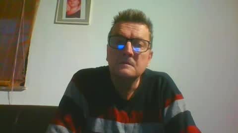 Snapshot of ulmeni4 chatting on January 3, 3:44 pm ulmeni4 online show from January 3, 3:44 pm