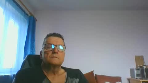 Snapshot of ulmeni4 chatting on January 15, 8:30 am ulmeni4 online show from January 15, 8:30 am