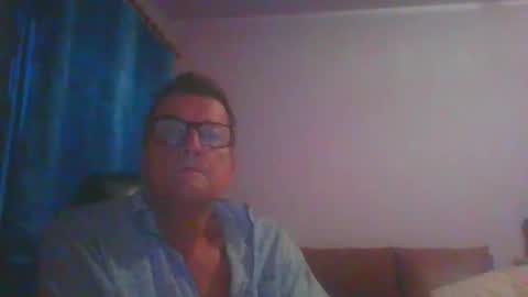 Snapshot of ulmeni4 chatting on October 20, 4:24 am ulmeni4 online show from October 20, 4:24 am