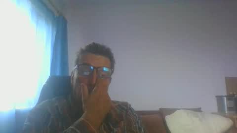 Snapshot of ulmeni4 chatting on October 24, 12:01 pm ulmeni4 online show from October 24, 12:01 pm