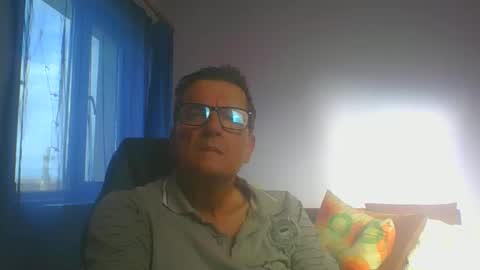 Snapshot of ulmeni4 chatting on October 25, 12:13 pm ulmeni4 online show from October 25, 12:13 pm