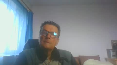 Snapshot of ulmeni4 chatting on October 26, 7:58 am ulmeni4 online show from October 26, 7:58 am