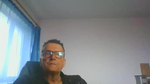 Snapshot of ulmeni4 chatting on November 3, 6:36 am ulmeni4 online show from November 3, 6:36 am