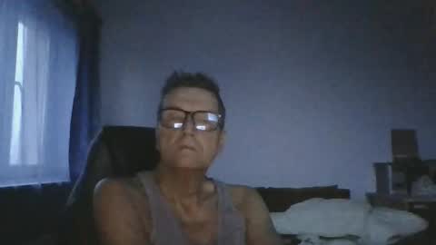 Snapshot of ulmeni4 chatting on November 23, 5:51 am ulmeni4 online show from November 23, 5:51 am