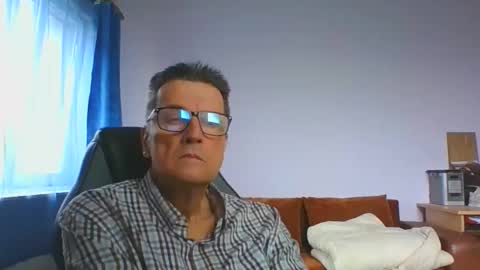 Snapshot of ulmeni4 chatting on November 28, 9:23 am ulmeni4 online show from November 28, 9:23 am