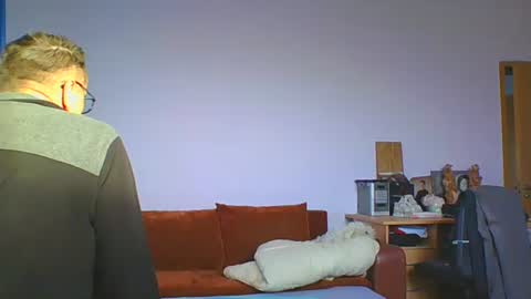 Snapshot of ulmeni4 chatting on December 17, 8:20 am ulmeni4 online show from December 17, 8:20 am