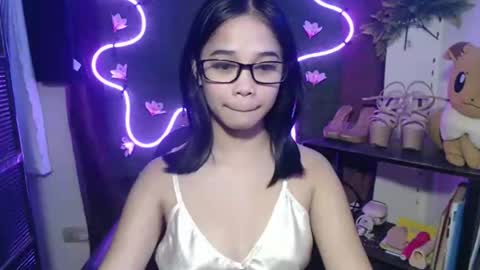 Snapshot of umi_pinay69xx chatting on November 24, 6:07 pm umi online show from November 24, 6:07 pm