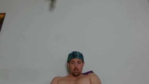 Snapshot of umphreak42 chatting on May 13, 7:33 pm Andrew online show from May 13, 7:33 pm