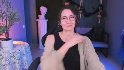 UnaTera online show from October 27, 9:02 am