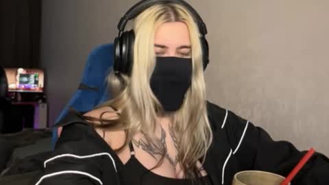 Snapshot of unaxyling chatting on February 20, 1:57 am unaxyling online show from February 20, 1:57 am