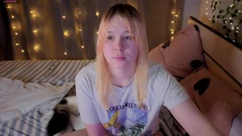 unburntkatniss online show from April 13, 2:11 pm