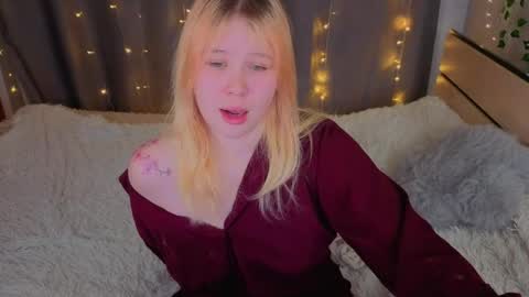 unburntkatniss online show from April 16, 3:24 pm