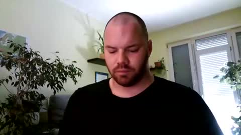 Uncut Strong online show from May 30, 9:28 am