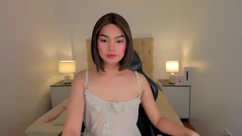 Lily online show from November 17, 11:27 am