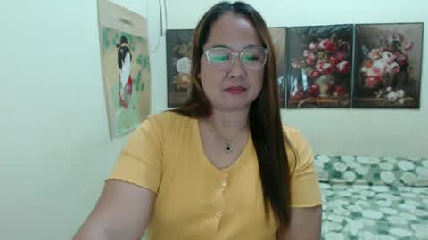 Snapshot of unforgettable_roxy chatting on March 3, 2:15 pm Roxanne online show from March 3, 2:15 pm