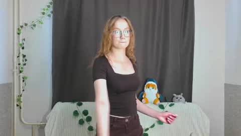 unforgettablehelen online show from April 17, 8:06 am