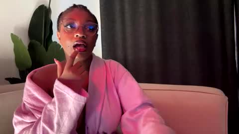 Snapshot of unholybaddie chatting on May 13, 2:14 pm Unholybaddie online show from May 13, 2:14 pm