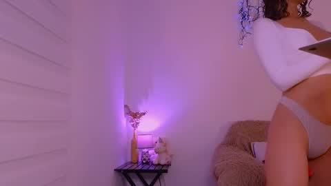 Snapshot of unic0rnporn chatting on March 4, 2:32 pm Alice online show from March 4, 2:32 pm