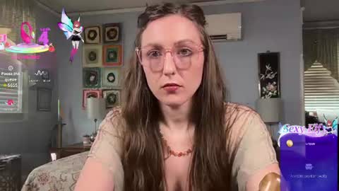 Snapshot of unicornfairy55 chatting on June 22, 4:26 pm Lola Moonstone online show from June 22, 4:26 pm