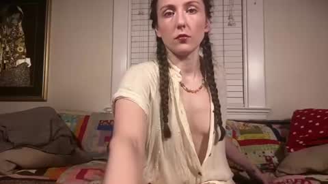 Snapshot of unicornfairy55 chatting on July 6, 2:08 am Lola Moonstone online show from July 6, 2:08 am